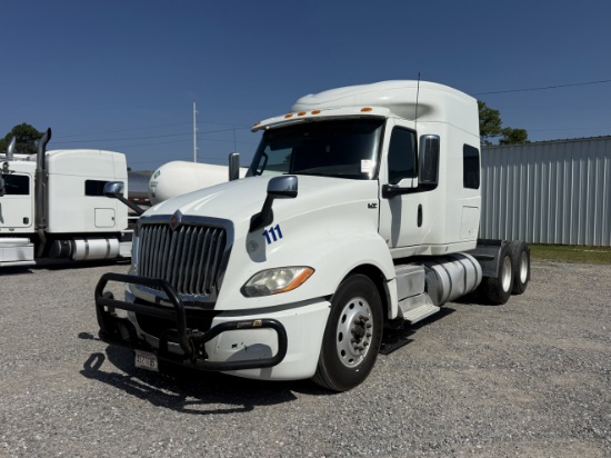 2020 International LT625 Sleeper Truck