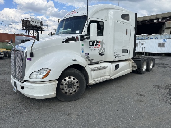 2017 KENWORTH T680 Single Bunk Sleeper Semi Truck