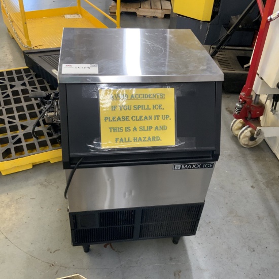 MAXX Ice Maker
