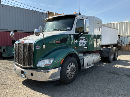 2017 Peterbilt 579 Single Bunk Sleeper Semi Truck