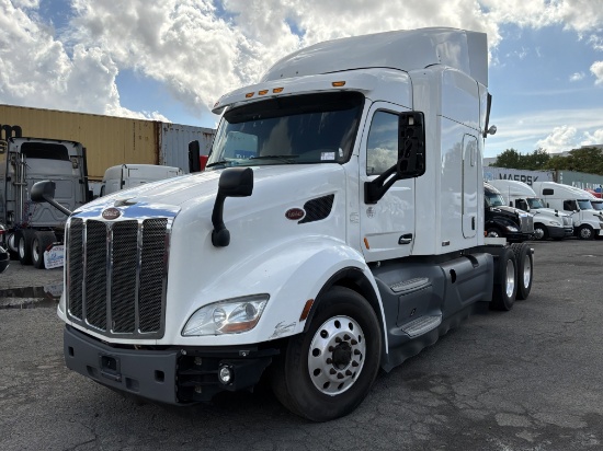 2017 PETERBILT 579 SLEEPER SEMI TRUCK