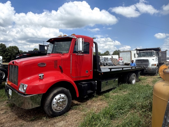 2003 Peterbilt Rollback Truck