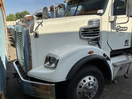 2015 Freightliner Coronado Single Bunk Sleeper Semi