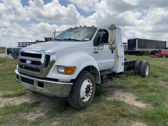 2007 Ford F-750 Cab And Chassis