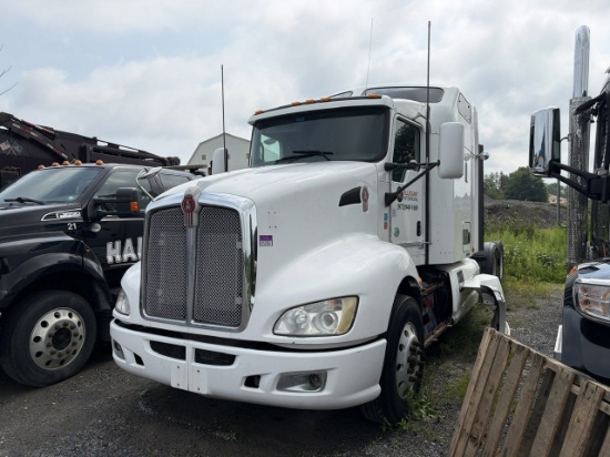 2016 KENWORTH T660 Single Bunk Sleeper Semi Truck