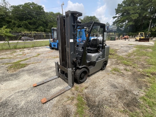 Nissan MCUGL02F36LV 8000lb Forklift