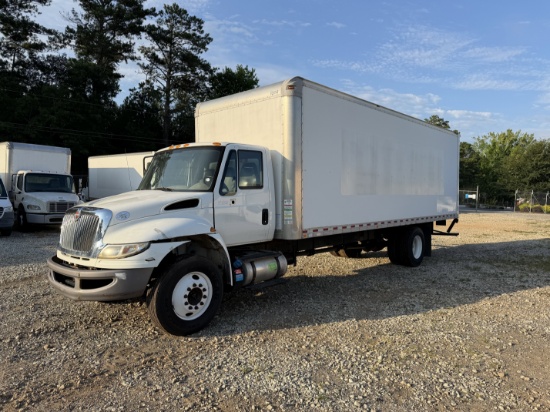 2018 International MA025 26ft Box Truck