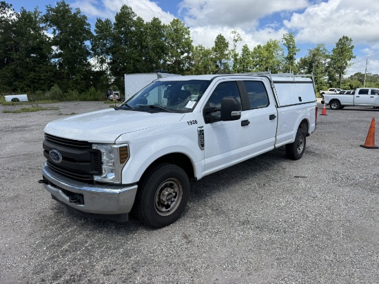 2019 Ford F250 Xl W/ Camper