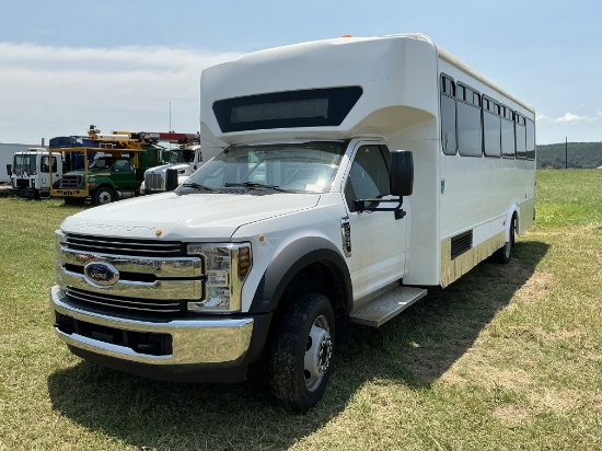 2019 Ford F-550 Super Duty Passenger Bus