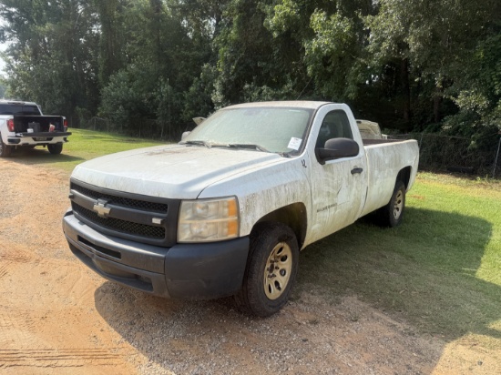 2010 Chevrolet Silverado Pick Up Truck with Lift Gate
