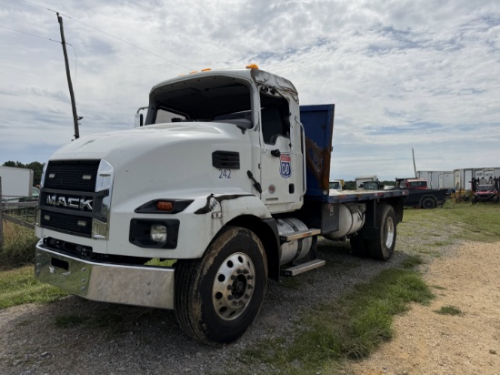 2025 Mack Md6 S/A Flatbed Truck