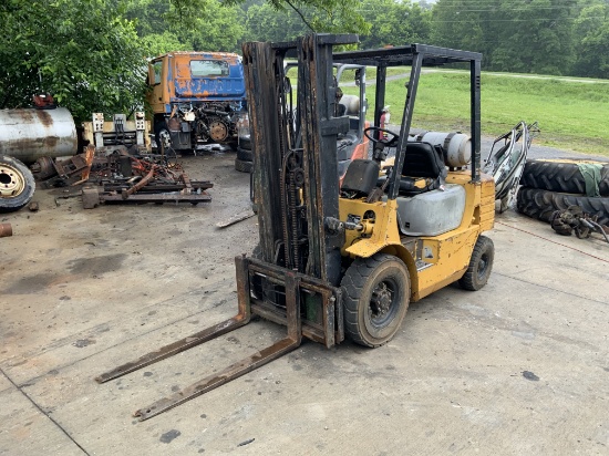 Caterpillar GP25 5,000 LB Forklift