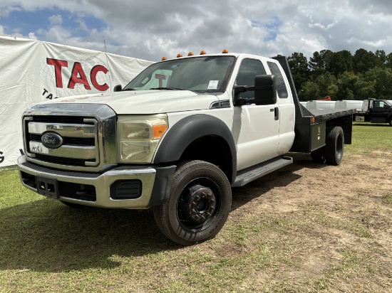 2013 Ford F-550 Extended Cab 4x4 Flatbed Truck