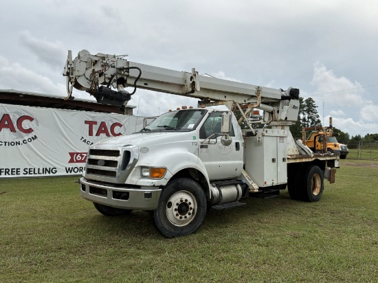 2013 Ford F-750 Digger Derrick Truck
