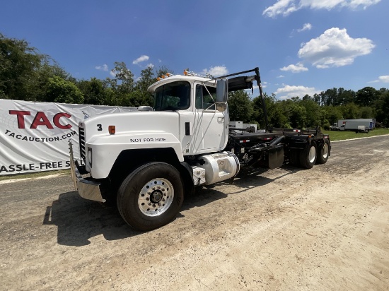 2001 Mack RD688S Roll-Off Dumpster Truck