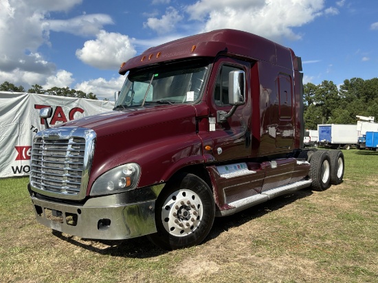 2016 Freightliner Cascadia Mid Roof Single Bunk Sleeper Semi Truck