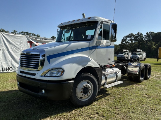2008 Freightliner Columbia 120 Day Cab Semi Truck