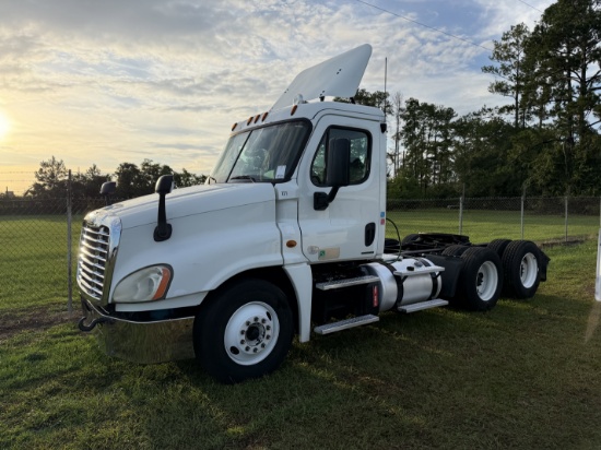 2012 Freightliner Cascadia Truck Tractor