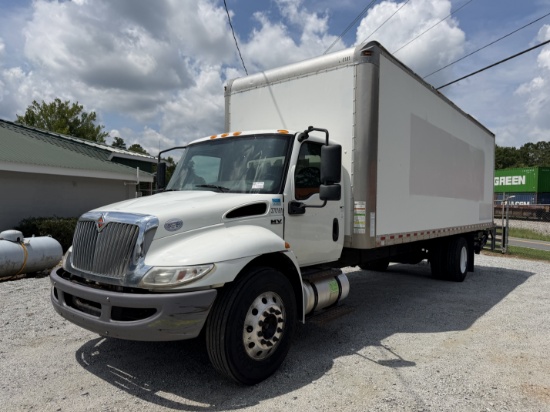 2020 International MV607 26ft Box Truck w/ Liftgate