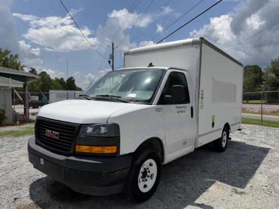 2019 GMC Savana 12ft Box Truck