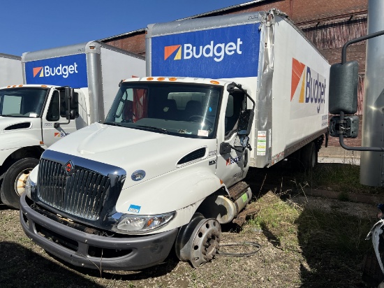 2020 International MV607 26ft Box Truck w/ Liftgate