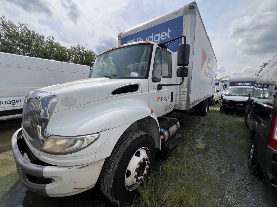 2017 International MA025 26ft Box Truck w/ Liftgate