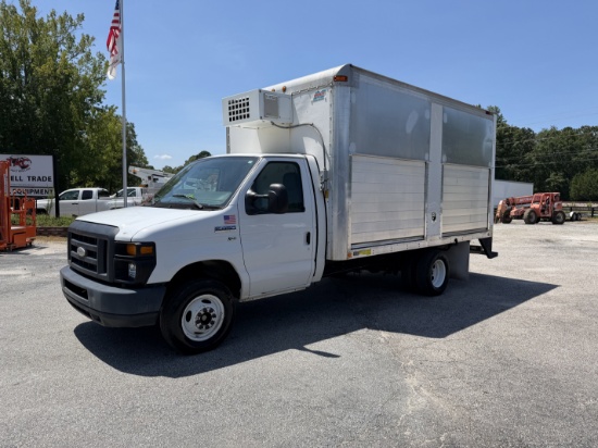 2014 Ford E-450 Super Duty 14ft Reefer Box Truck