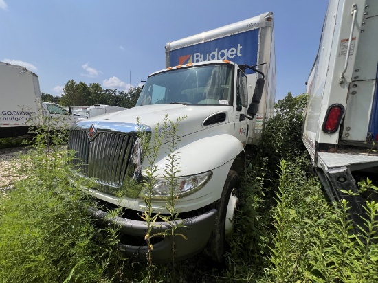 2019 International MA025 26ft Box Truck w/ Liftgate