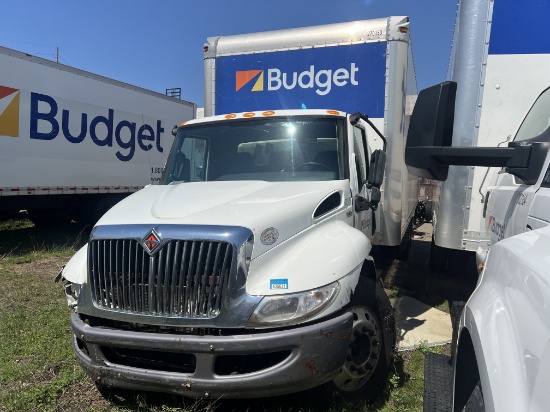 2020 International MV607 26ft Box Truck w/ Liftgate