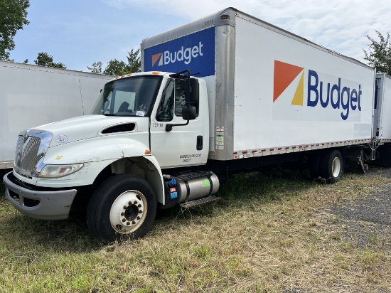 2017 International MA025 26ft Box Truck w/ Liftgate