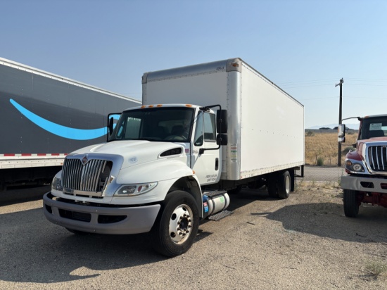 2015 International MA025 26ft Box Truck