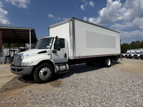 2020 International MV607 26ft Box Truck w/ Liftgate