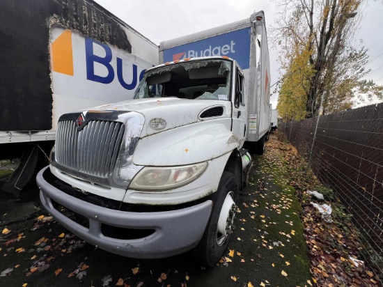 2017 International MA025 26ft Box Truck w/ Liftgate