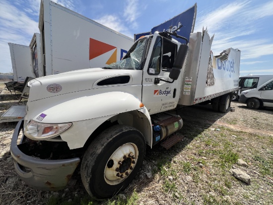 2019 International MA025 26ft Box Truck w/ Liftgate