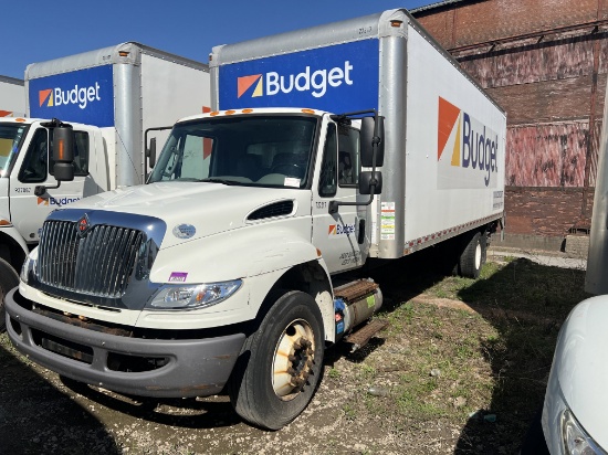 2017 International MA025 26ft Box Truck w/ Liftgate