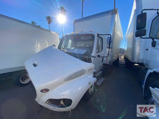 2020 Freightliner M2106 26ft Box Truck w/ Liftgate