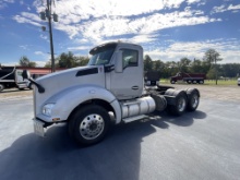 2018 Kenworth T880 Day Cab Semi Truck