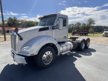 2018 Kenworth T880 Day Cab Semi Truck