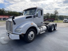 2018 Kenworth T880 Day Cab Semi Truck