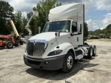 2019 International RH613 Day Cab Semi Truck