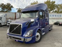2016 Volvo VNL Sleeper Semi Truck