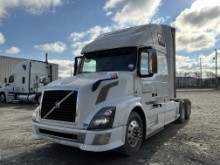 2015 Volvo VNL Sleeper Semi Truck