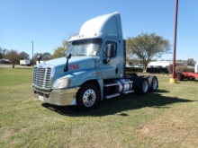 2013 Freightliner Cascadia Day Cab Truck