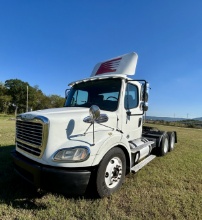 2016 FREIGHTLINER M2 112 DAY CAB SEMI TRUCK