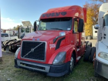 2014 Volvo VNL Sleeper Semi Truck