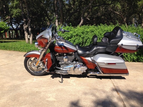 2014 Harley-Davidson Electra Glide CVO Limited Motorcycle