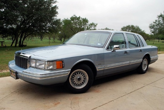 1992 Lincoln Town Car Signature Series