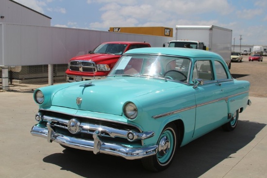 1954 Ford Crestline