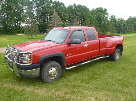 2004 Chevrolet Silverado 3500LS Pickup