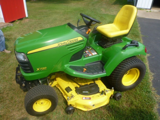 John Deere X720 Ultimate lawn tractor
